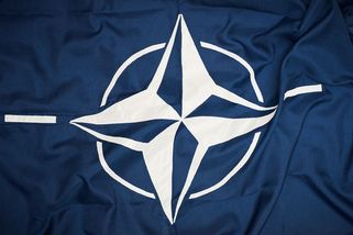 Po 26 letech od našeho vstupu do NATO požaduje Rusko naše vycouvání. Měly by zvonit všechny alarmy - Médium.cz